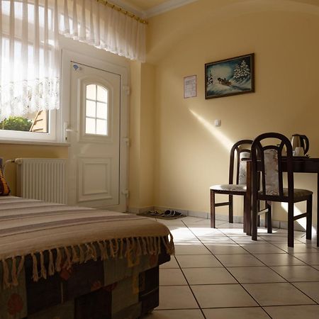 Gostisce Pri Dveh Petelinih Hotel Блед Екстериор снимка