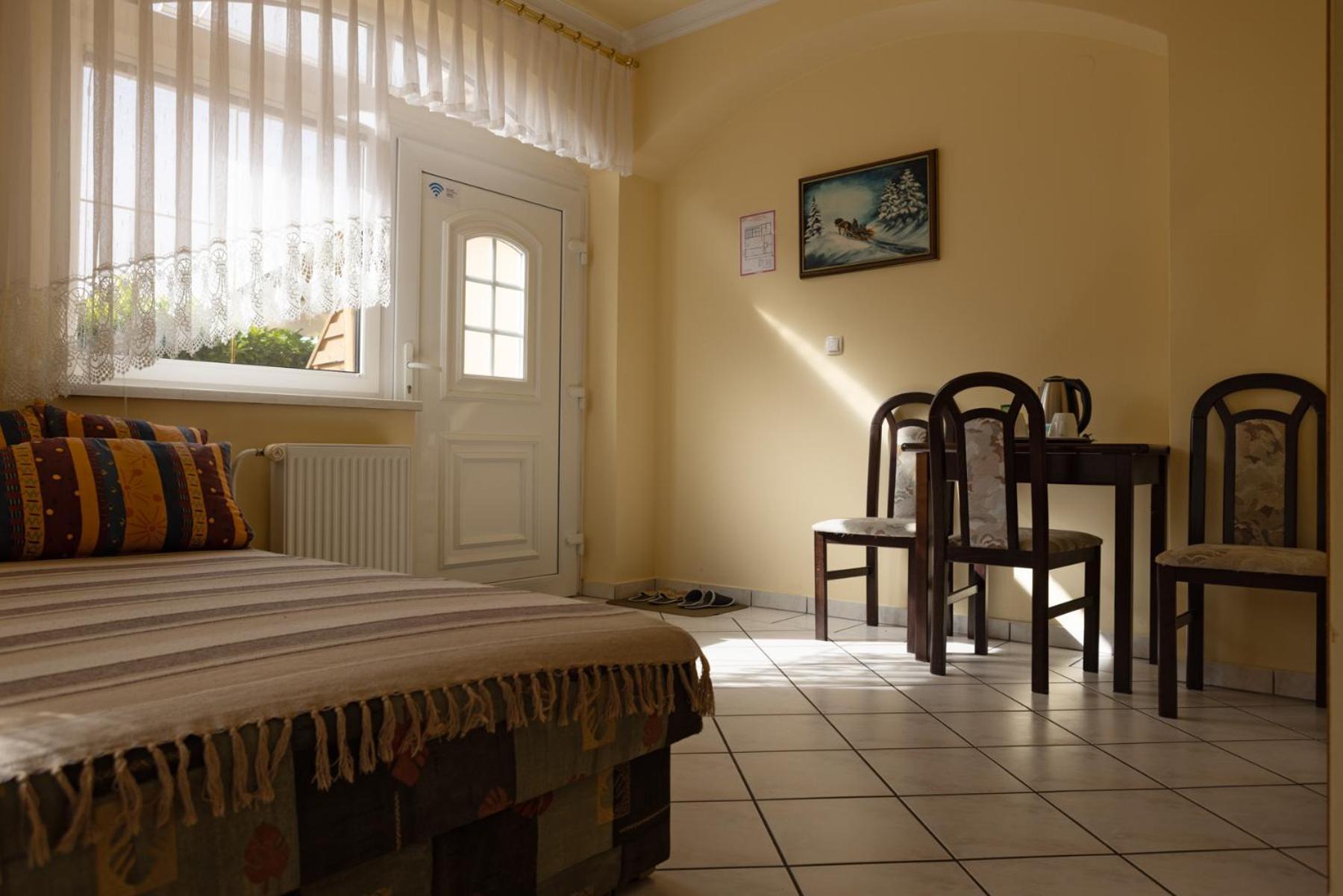 Gostisce Pri Dveh Petelinih Hotel Блед Екстериор снимка