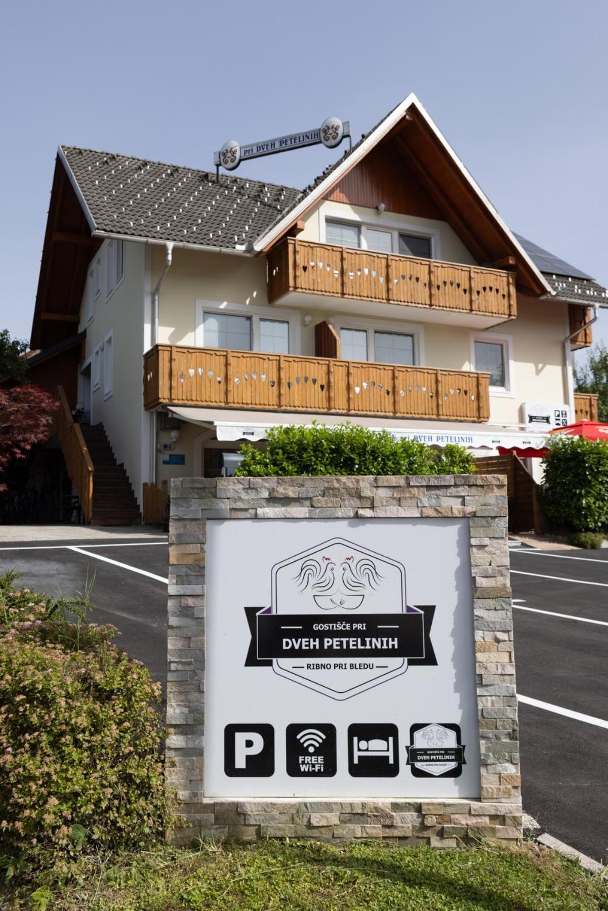 Gostisce Pri Dveh Petelinih Hotel Блед Екстериор снимка