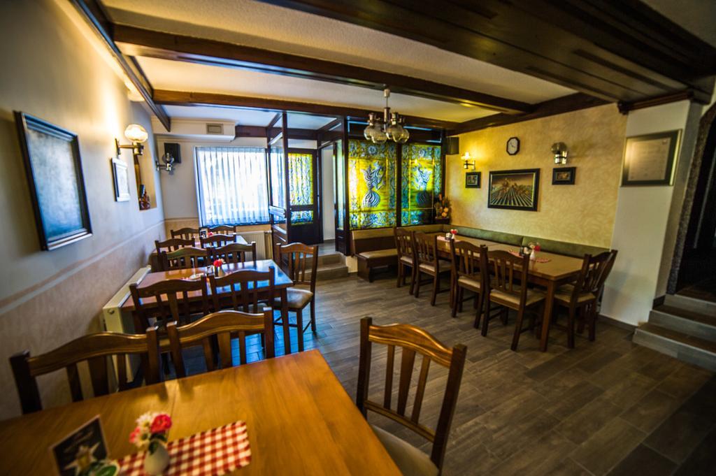 Gostisce Pri Dveh Petelinih Hotel Блед Екстериор снимка